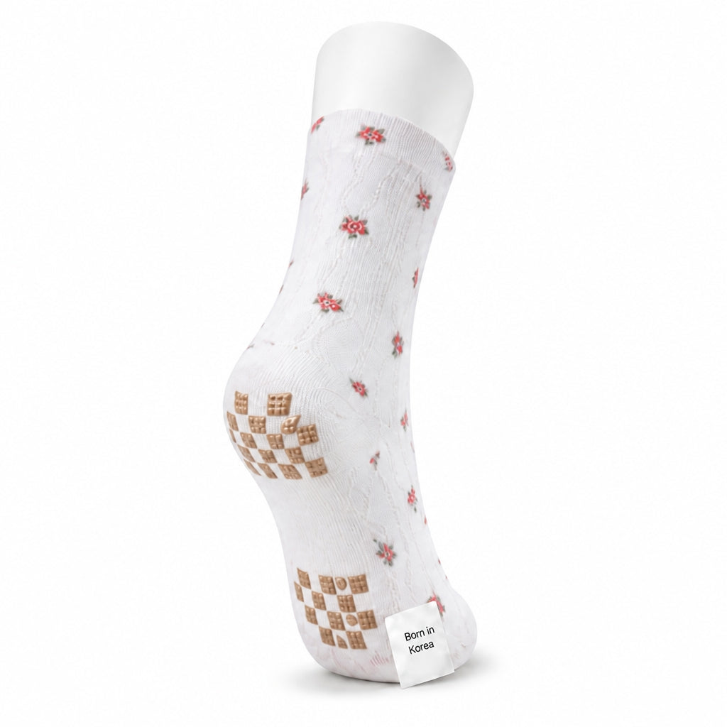 Advanced grip technology ensures safety while promoting optimal foot health.(WC-65 )
