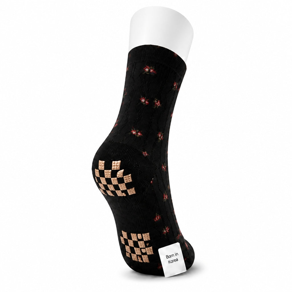 Advanced grip technology ensures safety while promoting optimal foot health.(WC-65 )