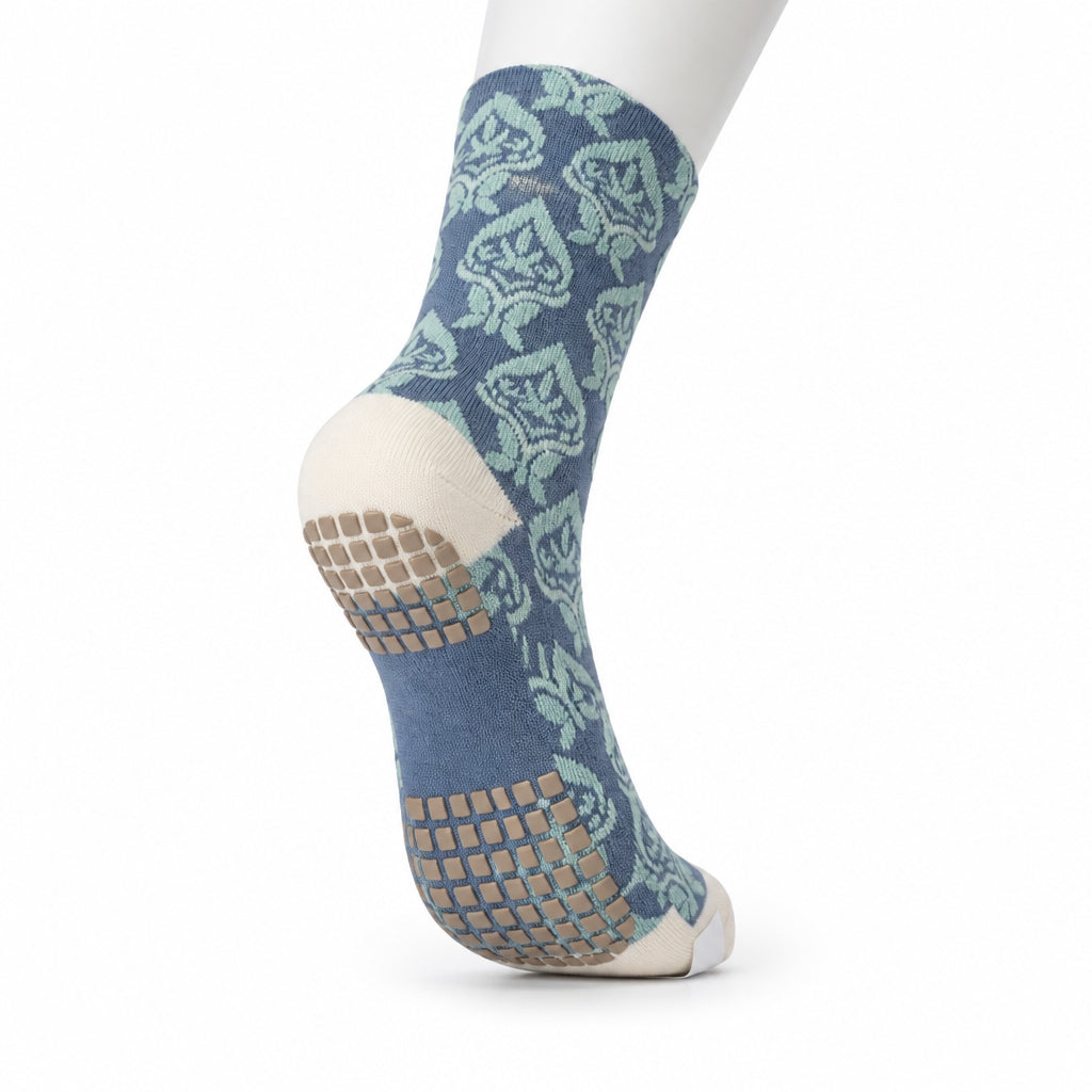 Advanced grip technology ensures safety while promoting optimal foot health. ( C-67 )