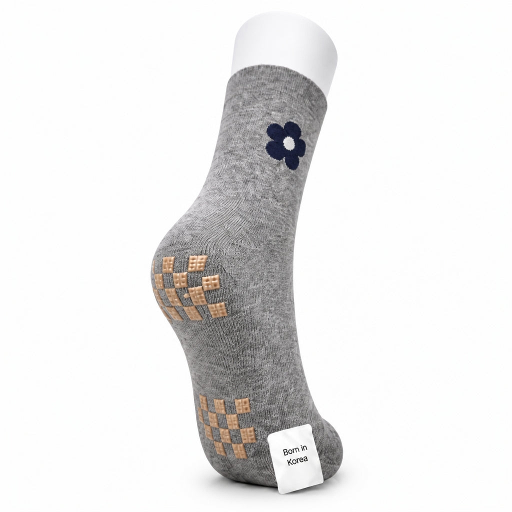 Advanced grip technology ensures safety while promoting optimal foot health. (WC-69)